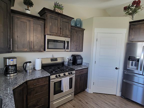 3rd image of 363 Rock Hill Ln