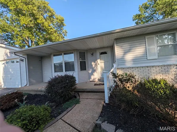 6460 Craig Dr, Cedar Hill, MO 63016