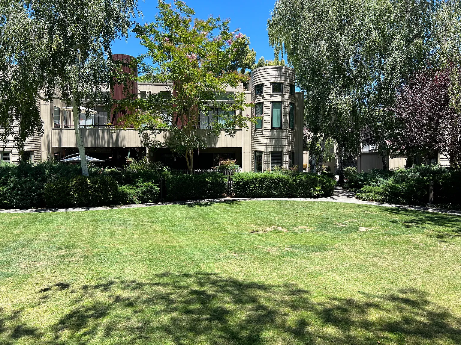 3 bed, 1414 sqft, $5,000 — Photo 1