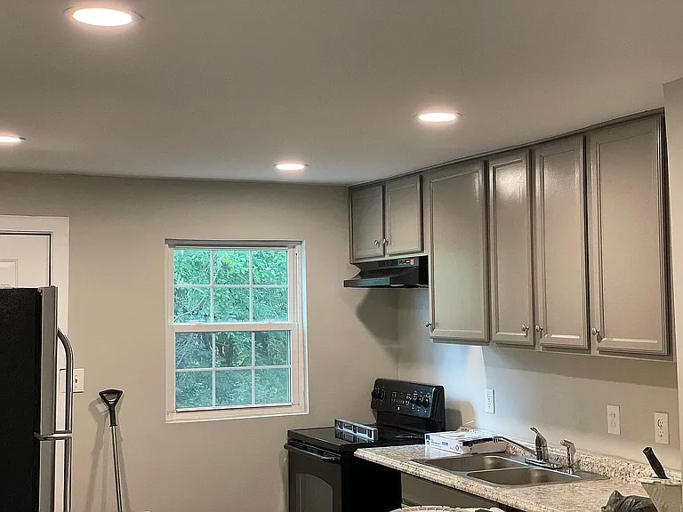 4111 Glory St — Photo 3