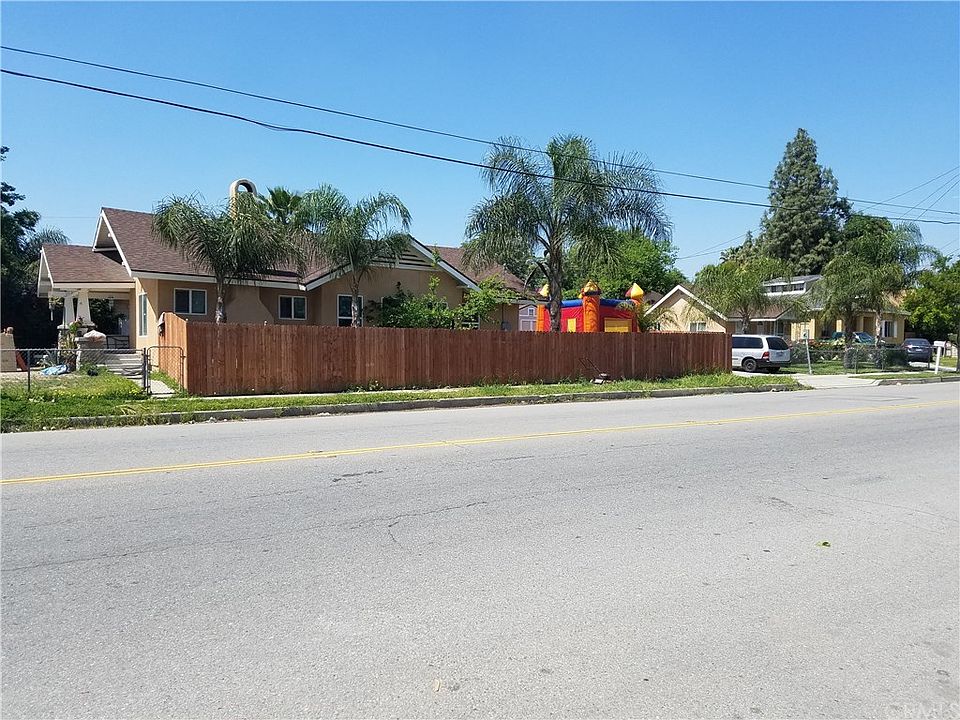 1st image of 608 W 10th St