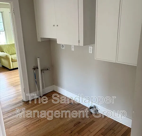 2319 Kent Ave — Photo 8