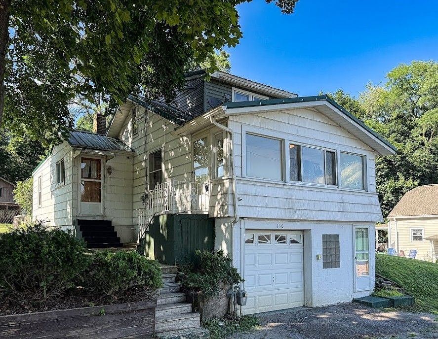 1st image of 110 Lorraine Ave