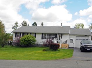 56 Abbott Dr, Poestenkill, NY 12140