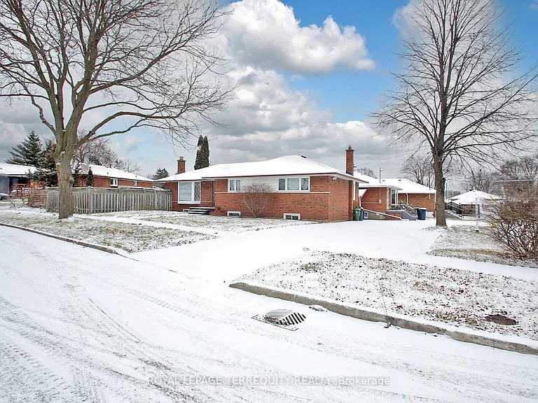 1 Barnes Cres — Photo 31