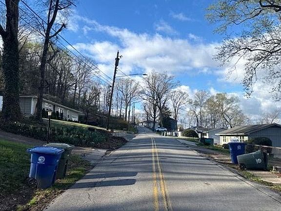 4th image of 3024 Westside Dr