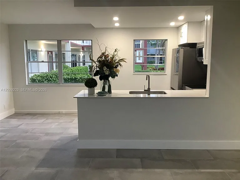 136 Brighton Dr #136-D — Photo 2