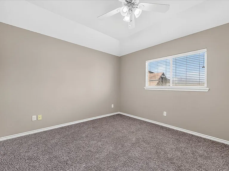7414 Lake Micala Dr — Photo 45
