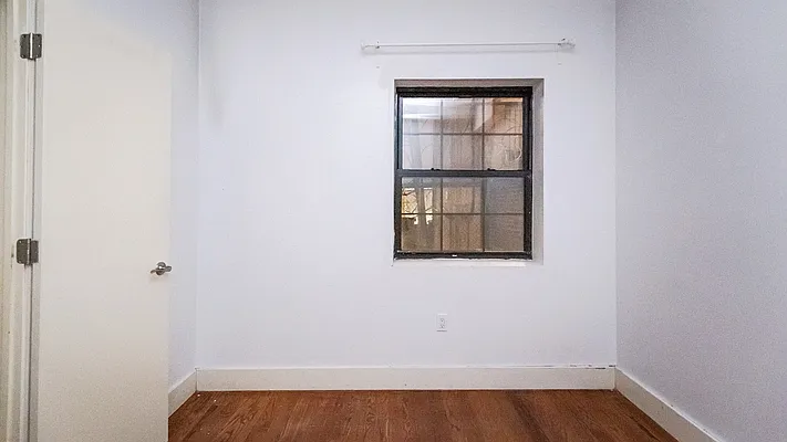 Rented by Nooklyn NYC LLC | media 13