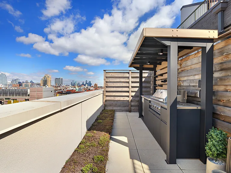 661 Driggs Ave #5B — Photo 41