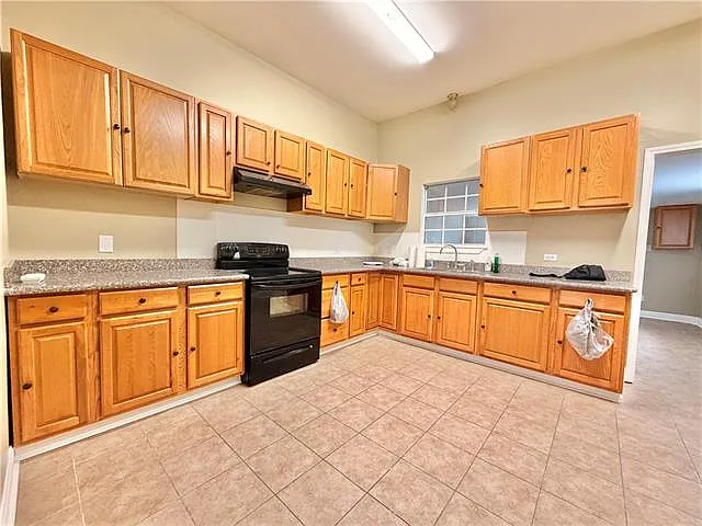 324 S Pierce St — Photo 12