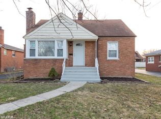 1370 Selleck St, Crete, IL 60417