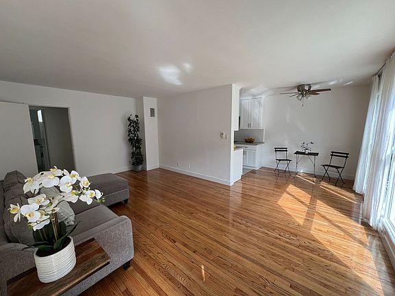 3rd image of 540 San Vicente Blvd #6