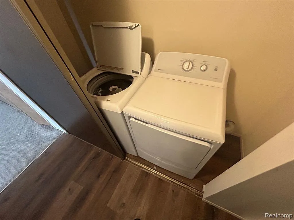2 bed, 2.0 bath, 1190 sqft, $1,550 — Photo 4