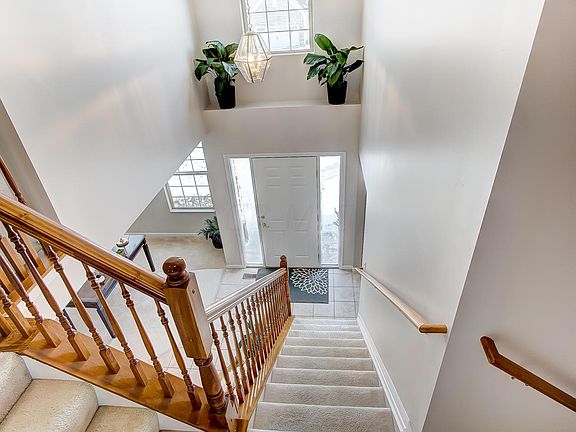 3rd image of 1137 Bergenia Dr