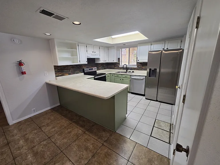 10800 Pennyback Park Dr NE — Photo 3