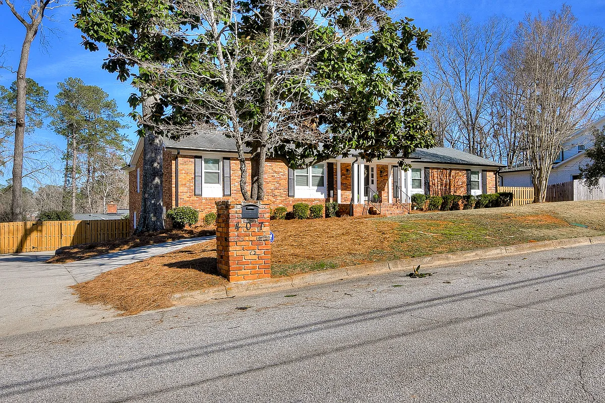 Building Photo - 407 Sheffield Cir