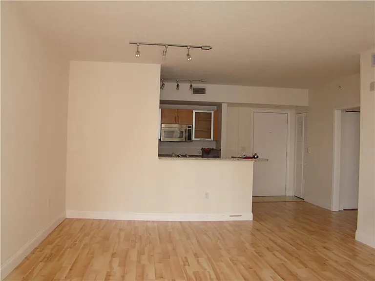 2775 NE 187th St #203 — Photo 11
