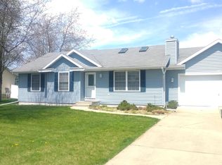 5884 Castleton Ln, Kalamazoo, MI 49009