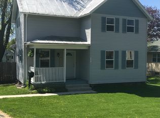 614 9th St, Baraboo, WI 53913