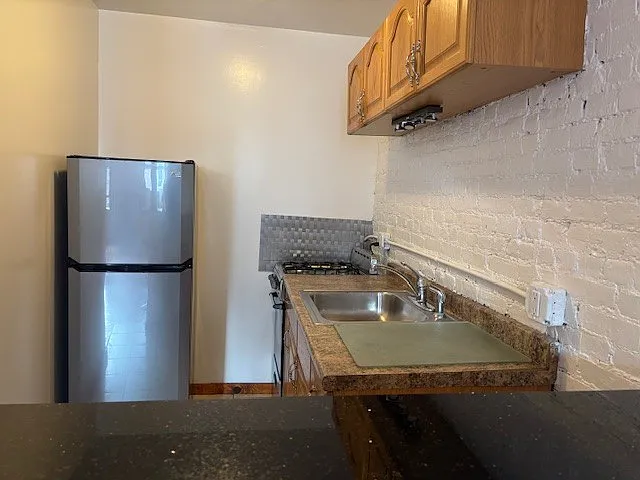 140 W 75th St #15 — Photo 4
