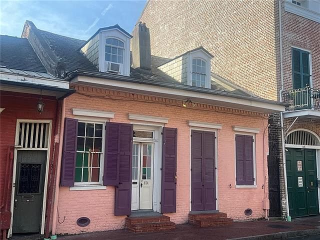 1st image of 824 Bourbon St