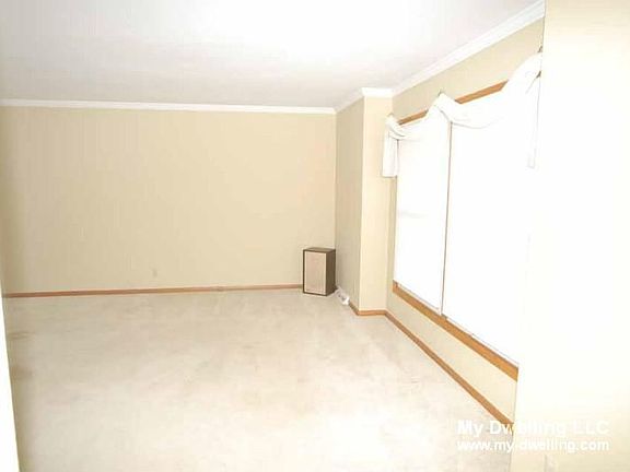 3rd image of N105W21055 Oak Ln