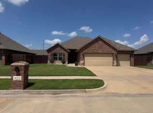 522 Jaguar Ln, Enid, OK 73703