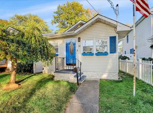 34 Shoreland Ter, Middletown, NJ 07748