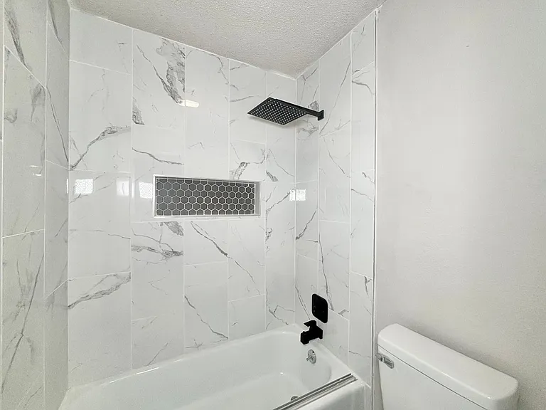 5202 Metcalf — Photo 25