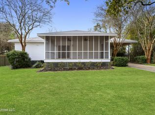 526 Demontluzin Ave, Bay Saint Louis, MS 39520