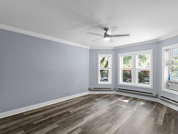 2nd image of 3815 N Greenview Ave #3819.5-1E