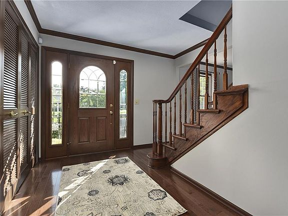 3rd image of 27687 Whitehill Cir