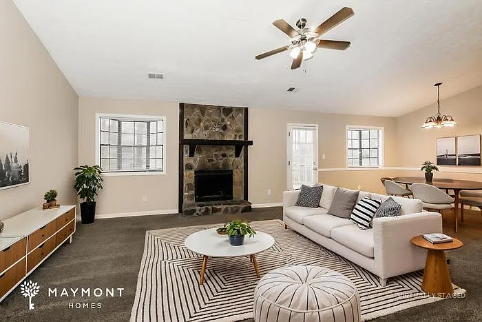 9370 Woodloop Ct — Photo 4