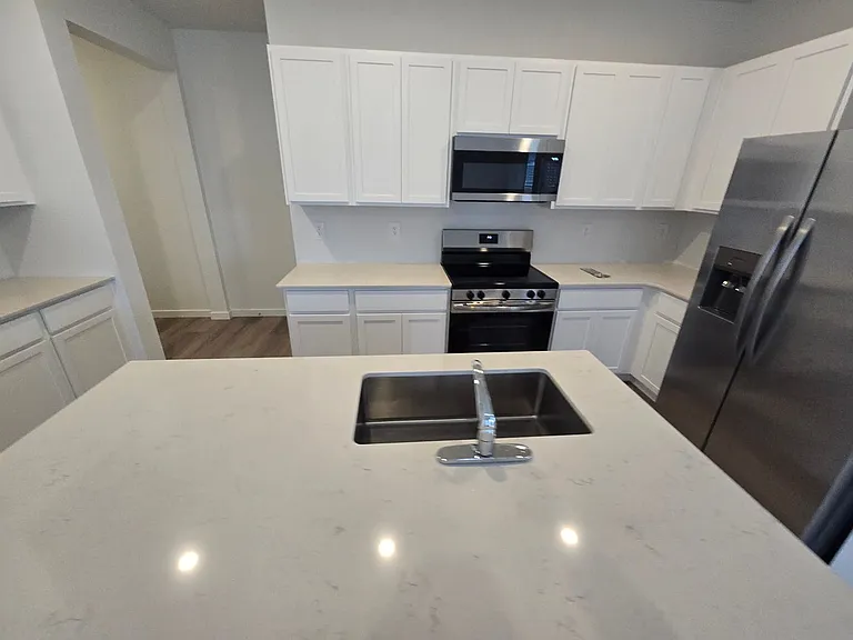 15274 Clayton St — Photo 5