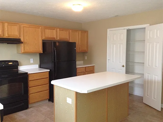 10827 Tanbark Dr — Photo 2