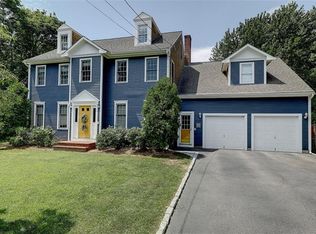 5 College Ln, Barrington, RI 02806