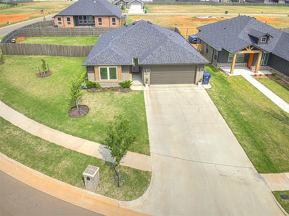 3rd image of 3205 Piney River Dr