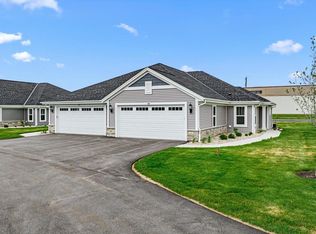 508 Hunter Oaks Blvd #902, Watertown, WI 53094