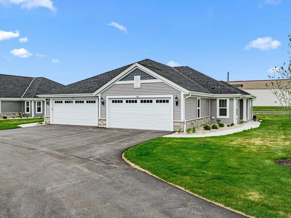 508 Hunter Oaks BOULEVARD #902, Watertown, WI 53094