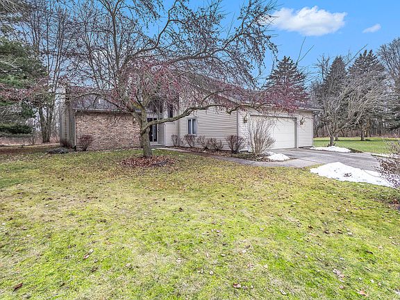 2nd image of 402 Julias Pl