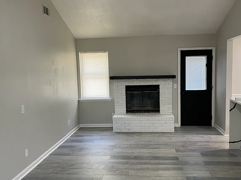 6210 Lynridge Ave — Photo 8
