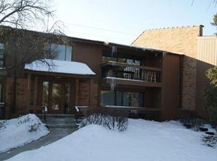 7998 S Garfield Ave APT 12-1, Burr Ridge, IL 60527