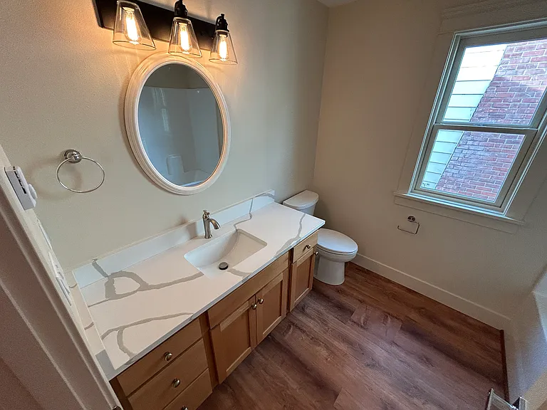 1598 Court St NE #1 — Photo 17