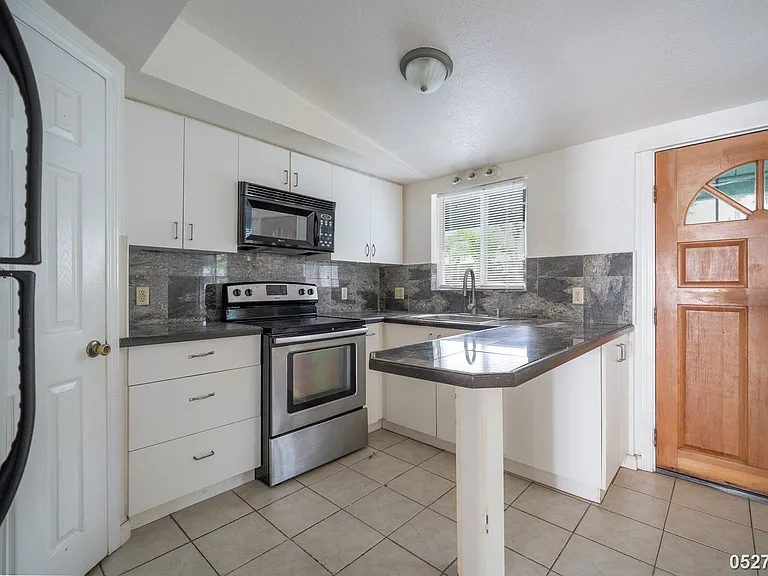 68-058 Akule St #D — Photo 6