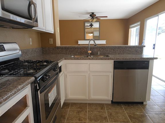 3rd image of 39930 Ranchwood Dr