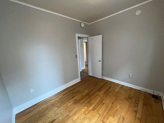 3rd image of 21-25 Elmwood Ave #25-03