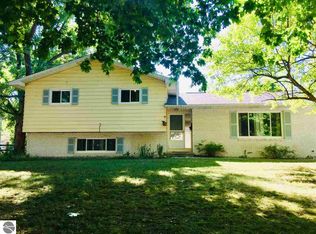 1208 Tomah Dr, Mount Pleasant, MI 48858