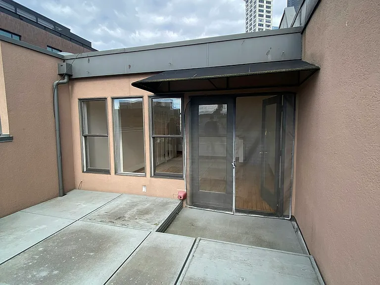 215 2nd Ave S #405 — Photo 12
