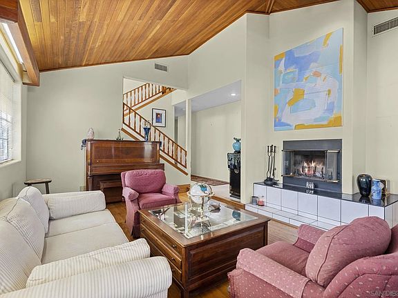 5th image of 48 Las Flores Dr